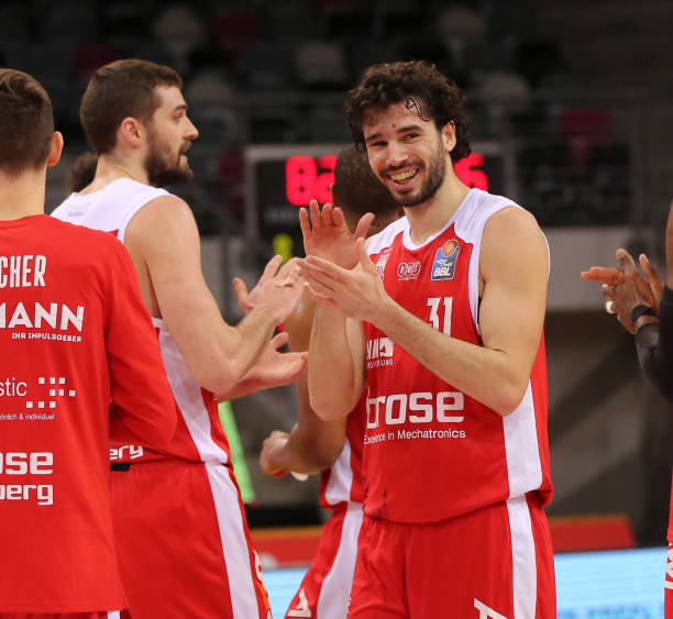 竞争中渐渐 竞争中渐渐