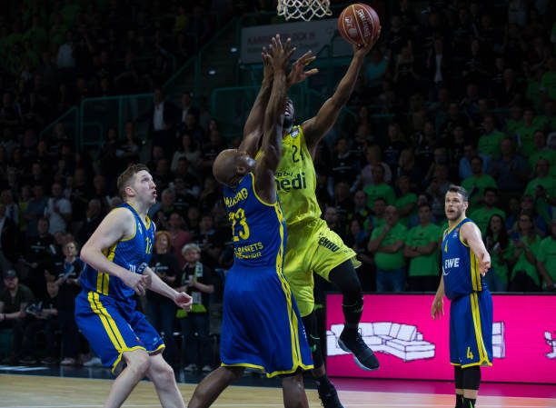 队凝聚力 队凝聚力