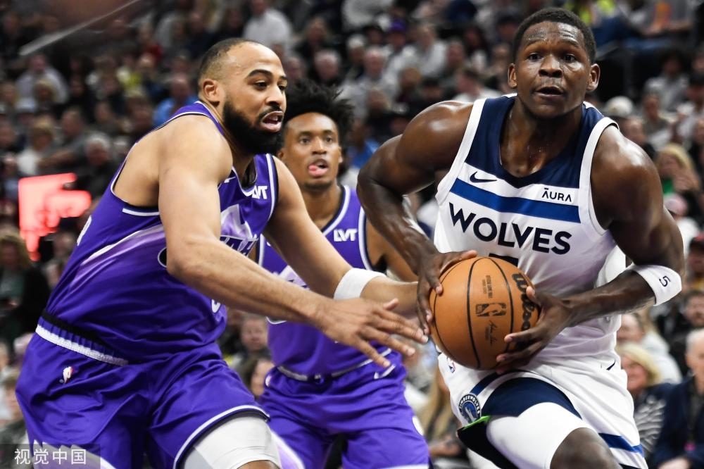 年轻球员与 年轻球员与