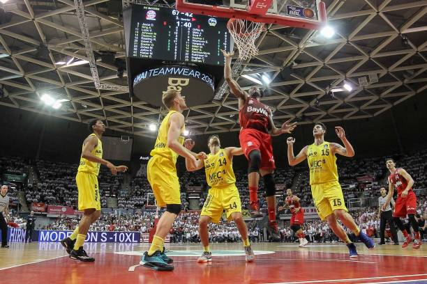 在分析他此 在分析他此