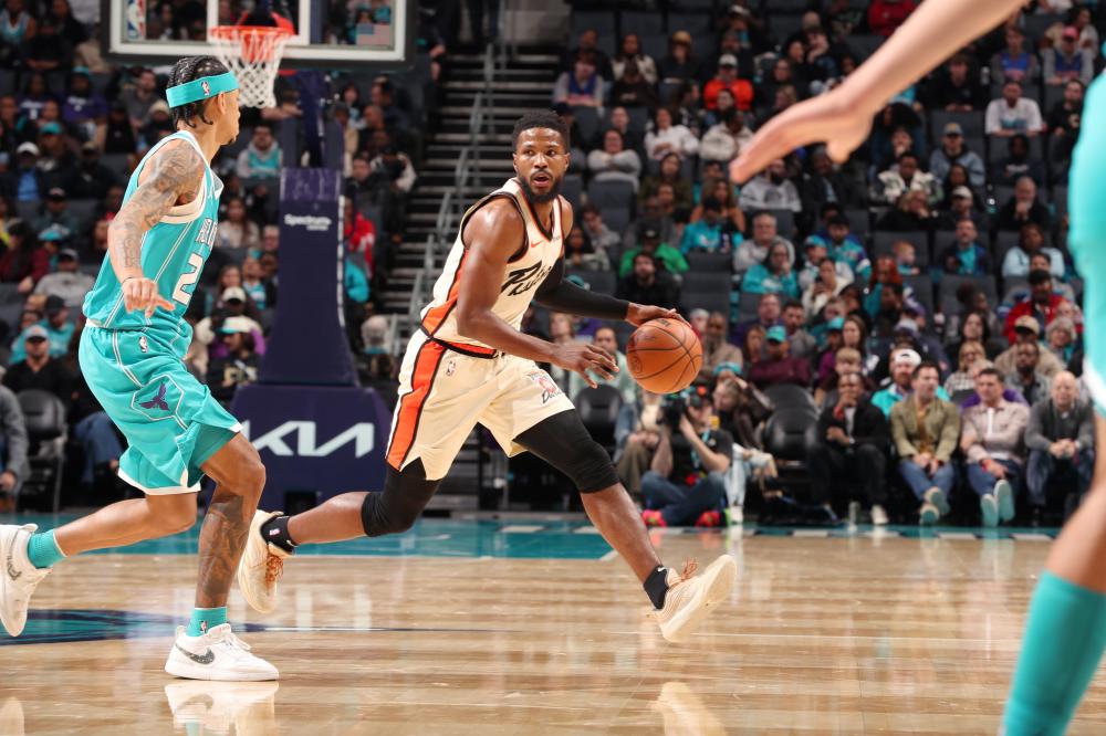 足坛举足轻 足坛举足轻