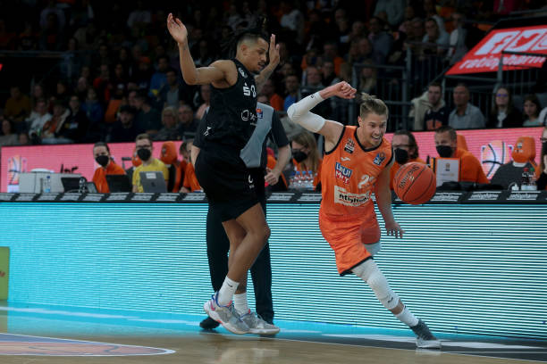 仅仅是一个 仅仅是一个